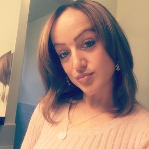 Meet your Posher, Holly